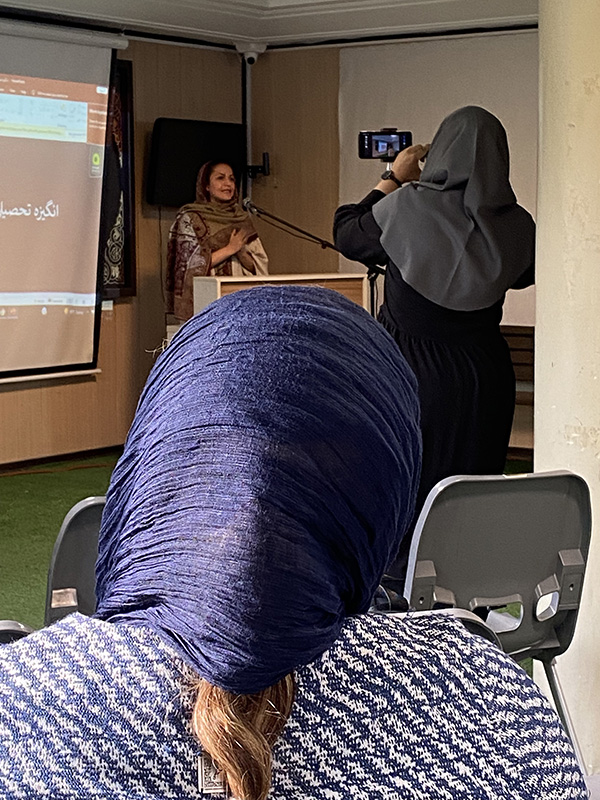 سخنرانی مهندس مشک آبادی مدیریت کانون در جمع والدین