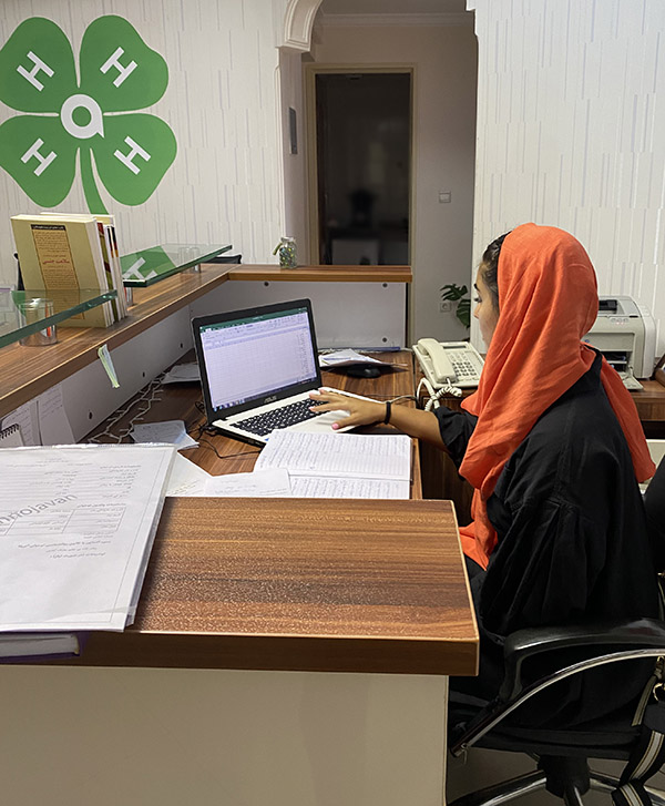 خانم شعاریان عزیز مسئول هماهنگی کانون